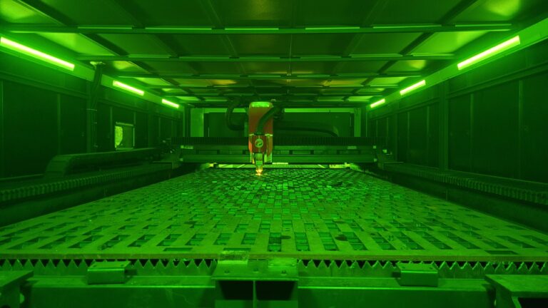 Cabine de pintura industrial iluminada