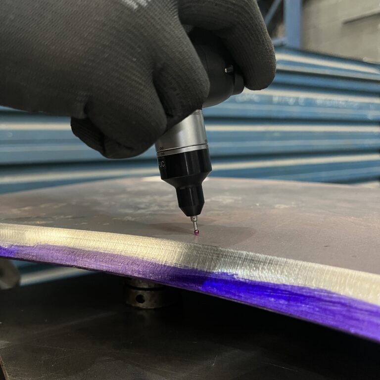Corte a laser CNC em chapa de aço