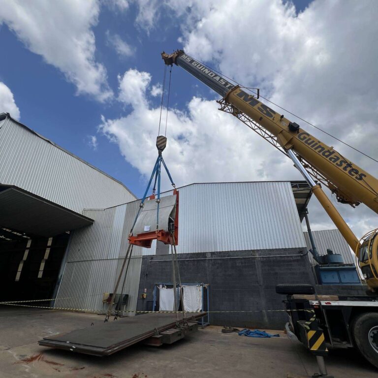 Dispositivo de içamento para pás eólicas fabricado pela M&I