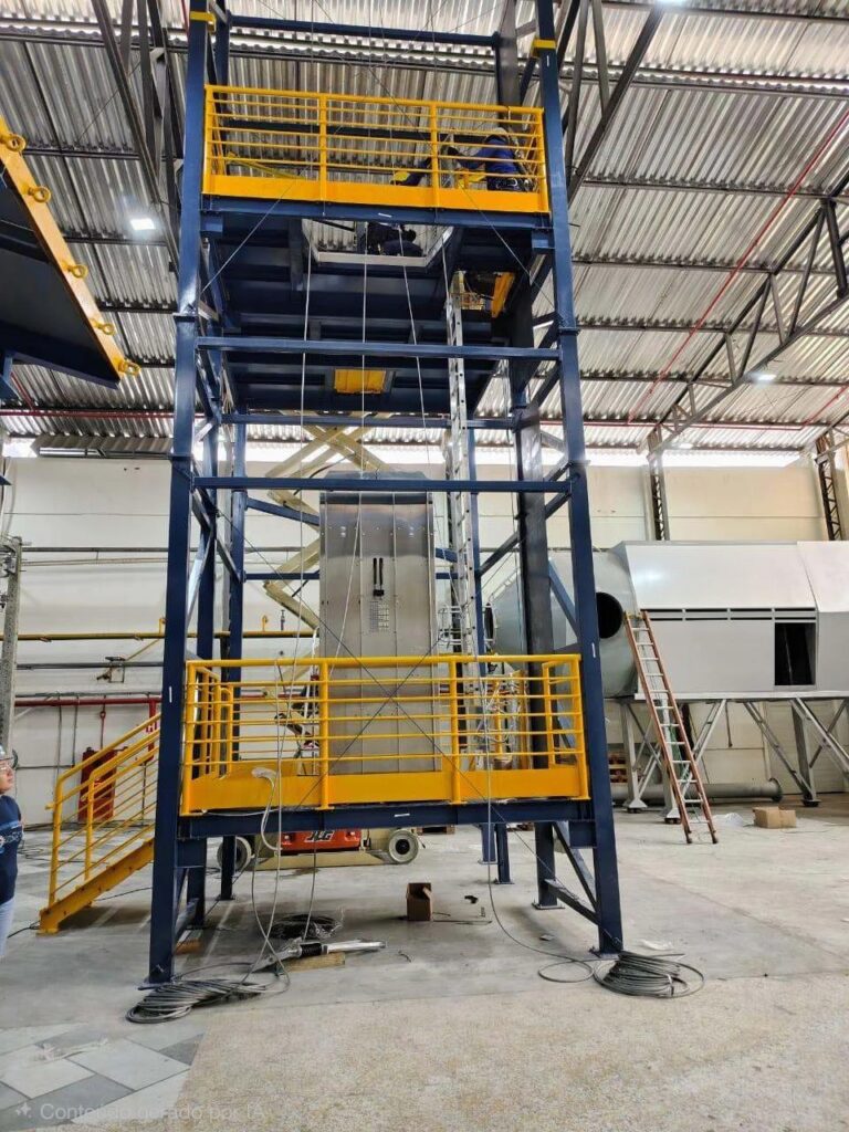 Plataforma de acesso para comissionamento eólico fabricada pela M&I